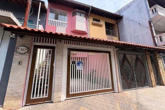 Fachada + plaquinha YVPZ-538 de casa à venda com 4 quartos, 303m² em Rp10 (regiões de Planejamento), Mauá