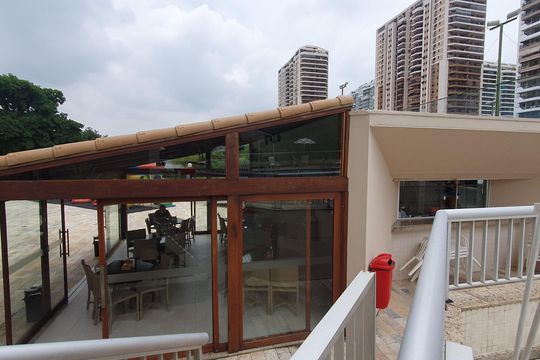 Área externa de apartamento para alugar com 2 quartos, 80m² em Barra da Tijuca, Rio de Janeiro