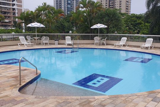 Área externa de apartamento para alugar com 2 quartos, 80m² em Barra da Tijuca, Rio de Janeiro