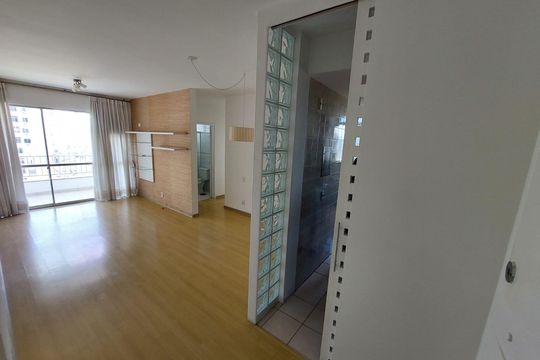 Sala de apartamento para alugar com 2 quartos, 80m² em Barra da Tijuca, Rio de Janeiro
