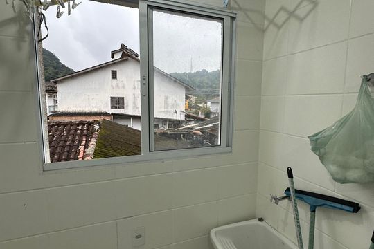 Cozinha e Área de Serviço de apartamento para alugar com 1 quarto, 35m² em Vila Voturuá, São Vicente