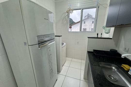 Cozinha de apartamento para alugar com 1 quarto, 35m² em Vila Voturuá, São Vicente