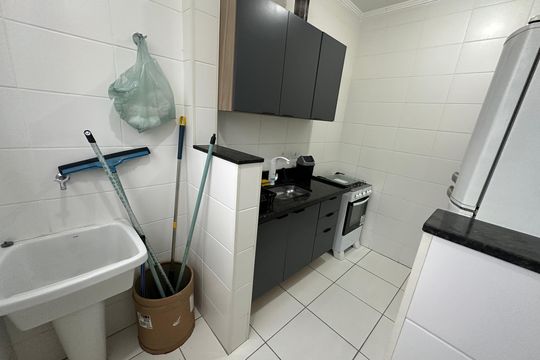 Cozinha e Área de Serviço de apartamento para alugar com 1 quarto, 35m² em Vila Voturuá, São Vicente