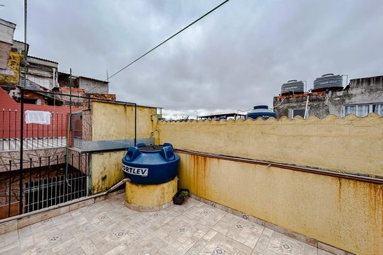Área externa de casa para alugar com 3 quartos, 120m² em Jardim Alto Pedroso, São Paulo