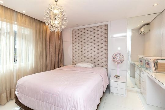 Casa à venda com 5 quartos, 480m² em Boqueirão, Curitiba