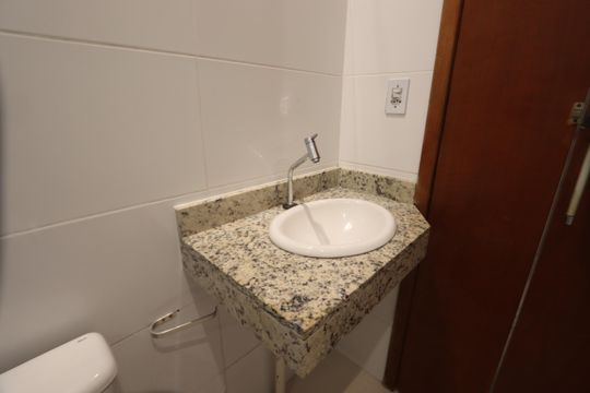 Banheiro de apartamento à venda com 2 quartos, 33m² em Jardim Imperador (zona Leste), São Paulo
