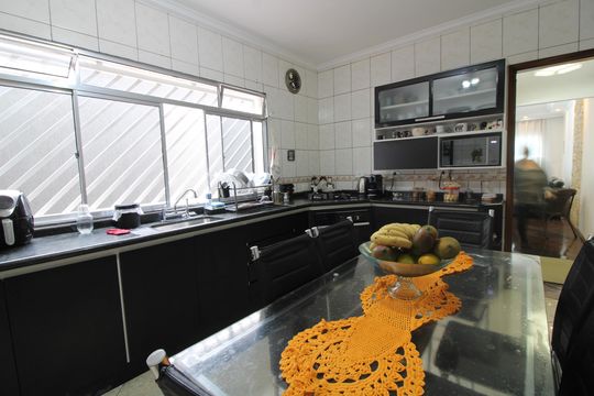 cozinha de casa para alugar com 3 quartos, 193m² em Cangaiba, São Paulo