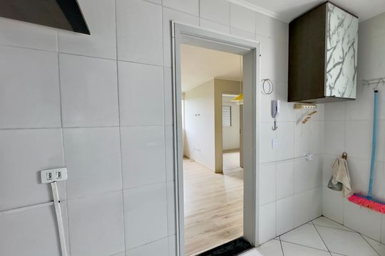 Cozinha de apartamento à venda com 2 quartos, 44m² em Jardim Doraly, Guarulhos