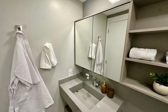 Banheiro de kitnet/studio à venda com 1 quarto, 30m² em Vila Cordeiro, São Paulo