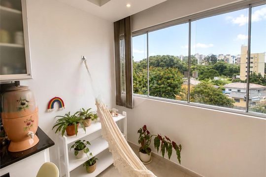 Apartamento à venda com 2 quartos, 54m² em Cabral, Curitiba
