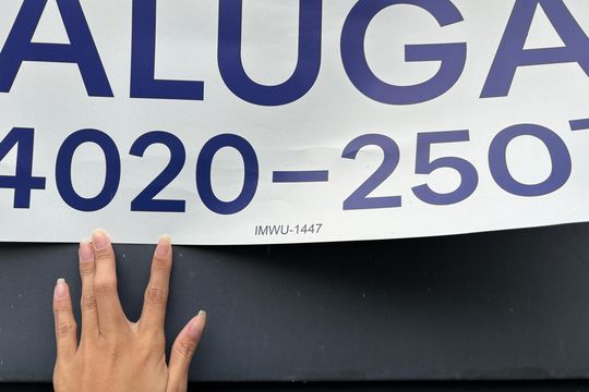 Placa IMWU-1447 de casa para alugar com 1 quarto, 90m² em Moinho Velho, São Paulo