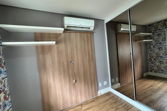 Quarto de apartamento para alugar com 2 quartos, 68m² em Jardim Tupanci, Barueri