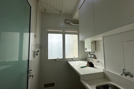 Área de Serviço de apartamento para alugar com 2 quartos, 68m² em Jardim Tupanci, Barueri
