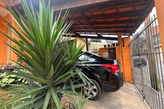 Garagem de casa à venda com 2 quartos, 139m² em Jardim California, Barueri