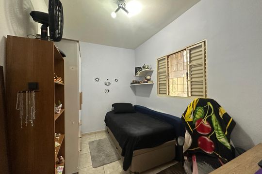 Quarto 2 de casa à venda com 2 quartos, 139m² em Jardim California, Barueri