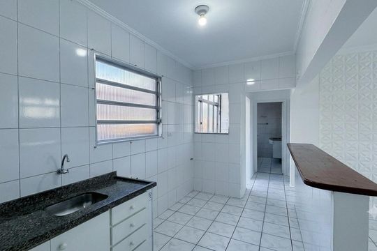 Cozinha de apartamento para alugar com 1 quarto, 65m² em Aparecida, Santos