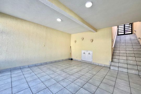 Garagem de casa à venda com 3 quartos, 125m² em Jabaquara, São Paulo