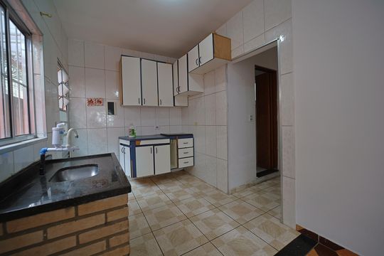 Cozinha de casa para alugar com 1 quarto, 40m² em Vila Paranagua, São Paulo