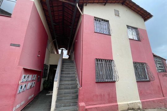 Fachada do bloco de apartamento para alugar com 2 quartos, 42m² em Califórnia, Belo Horizonte