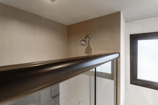 Banheiro de apartamento para alugar com 1 quarto, 29m² em Indianópolis, São Paulo