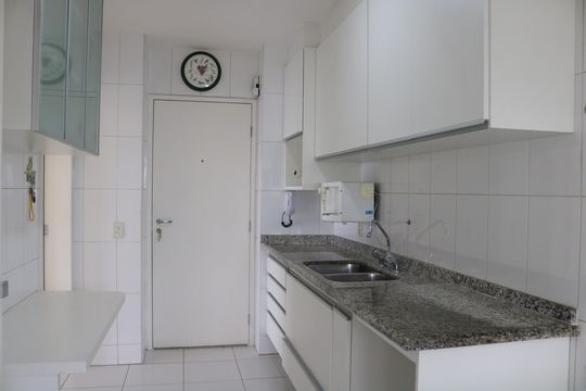 Cozinha de apartamento para alugar com 4 quartos, 103m² em Vila Anglo Brasileira, São Paulo