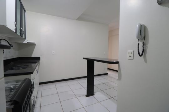 Cozinha de apartamento para alugar com 1 quarto, 40m² em Tibery, Uberlândia