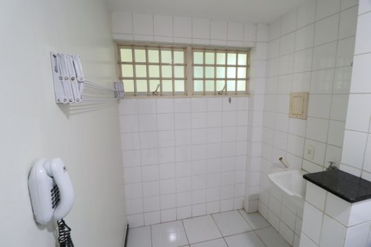 Cozinha e Área de Serviço de apartamento para alugar com 1 quarto, 40m² em Tibery, Uberlândia