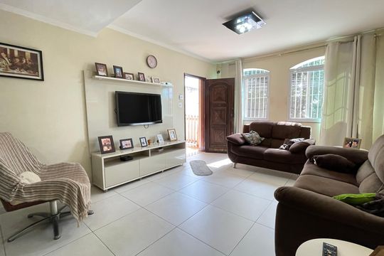 Casa à venda com 4 quartos, 196m² em Jaguaré, São Paulo