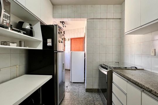 Cozinha de apartamento à venda com 3 quartos, 120m² em Sion, Belo Horizonte