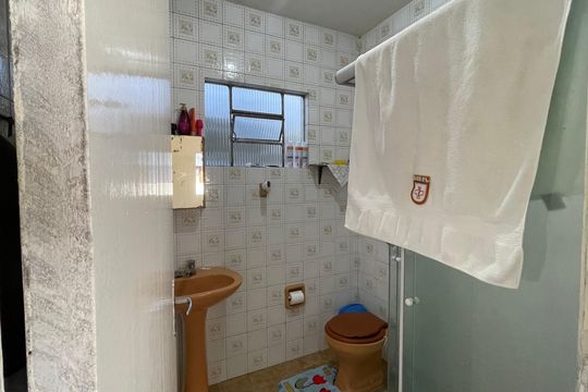 Banheiro de casa para alugar com 2 quartos, 66m² em Capoeiras, Florianópolis