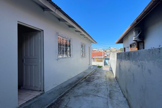 Quintal de casa para alugar com 2 quartos, 66m² em Capoeiras, Florianópolis