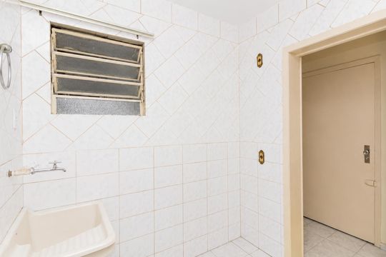 Área de serviço de kitnet/studio para alugar com 1 quarto, 33m² em Centro Histórico, Porto Alegre