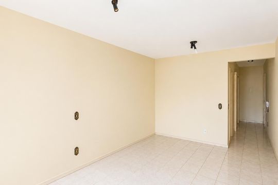 Sala de kitnet/studio para alugar com 1 quarto, 33m² em Centro Histórico, Porto Alegre