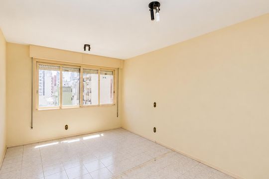 Quarto de kitnet/studio para alugar com 1 quarto, 33m² em Centro Histórico, Porto Alegre