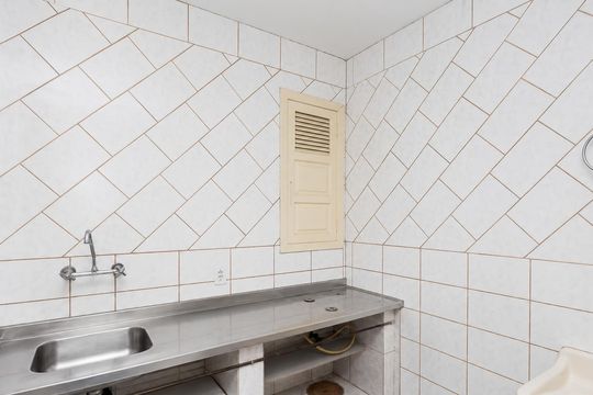 Cozinha de kitnet/studio para alugar com 1 quarto, 33m² em Centro Histórico, Porto Alegre