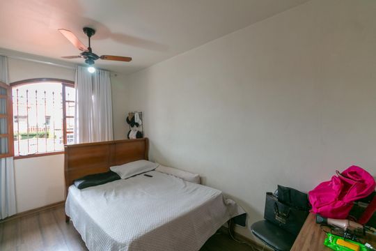 Casa à venda com 4 quartos, 442m² em Itapoã, Belo Horizonte