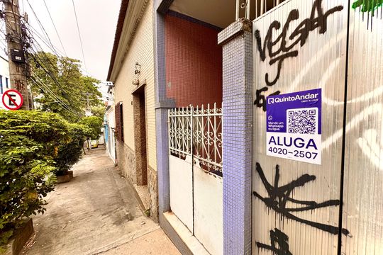 Placa de apartamento para alugar com 1 quarto, 77m² em Santa Teresa, Rio de Janeiro
