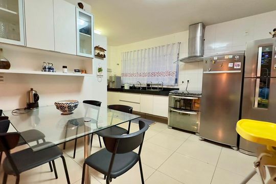 Cozinha de apartamento para alugar com 4 quartos, 170m² em Buritis, Belo Horizonte