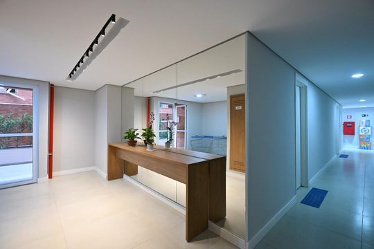 Hall Social de apartamento à venda com 2 quartos, 48m² em Jardim Tres Irmaos, Taboão da Serra