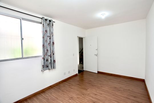 Sala de apartamento para alugar com 2 quartos, 49m² em Camargos, Belo Horizonte