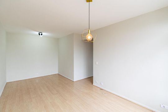 Sala de apartamento para alugar com 2 quartos, 59m² em Vila Alexandria, São Paulo