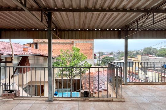 Casa à venda com 4 quartos, 360m² em Paraíso, Belo Horizonte