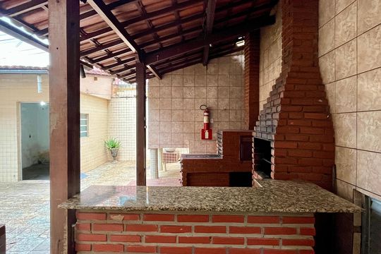 Casa à venda com 4 quartos, 360m² em Paraíso, Belo Horizonte
