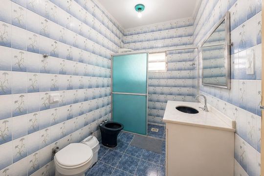 Banheiro de casa para alugar com 3 quartos, 150m² em Barreiros, São José