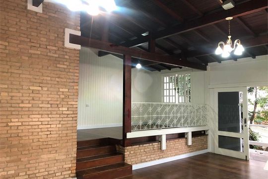 Casa à venda com 5 quartos, 220m² em Jardim Virginia Bianca, São Paulo