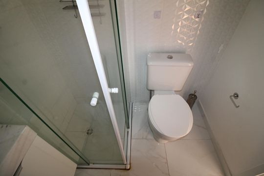 Banheiro de apartamento à venda com 2 quartos, 42m² em Vila Santa Maria, São Paulo
