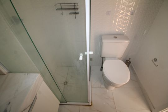Banheiro de apartamento à venda com 2 quartos, 42m² em Vila Santa Maria, São Paulo