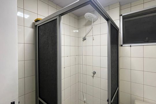Banheiro de apartamento para alugar com 2 quartos, 49m² em Picadas do Sul, São José