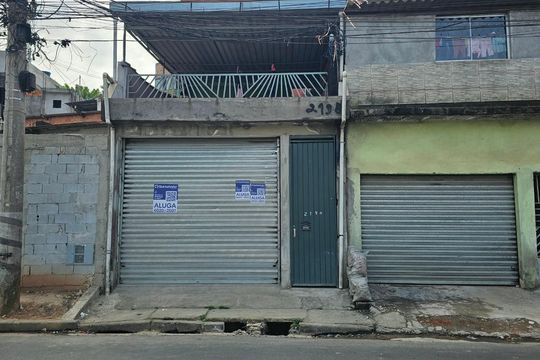 Fachada de casa para alugar com 1 quarto, 42m² em Parque Viviane, Itaquaquecetuba