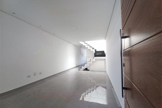 Casa à venda com 3 quartos, 175m² em Vila Roque, São Paulo